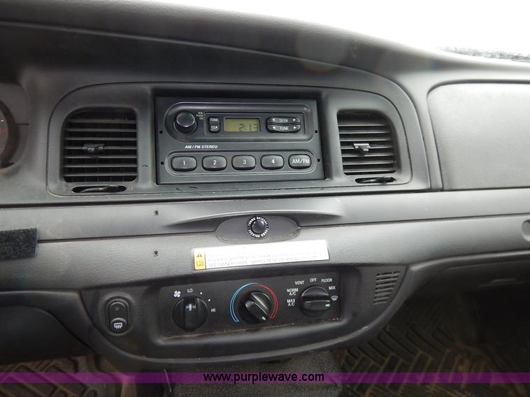 image for item J3993 2006 Ford Crown Victoria Police Interceptor