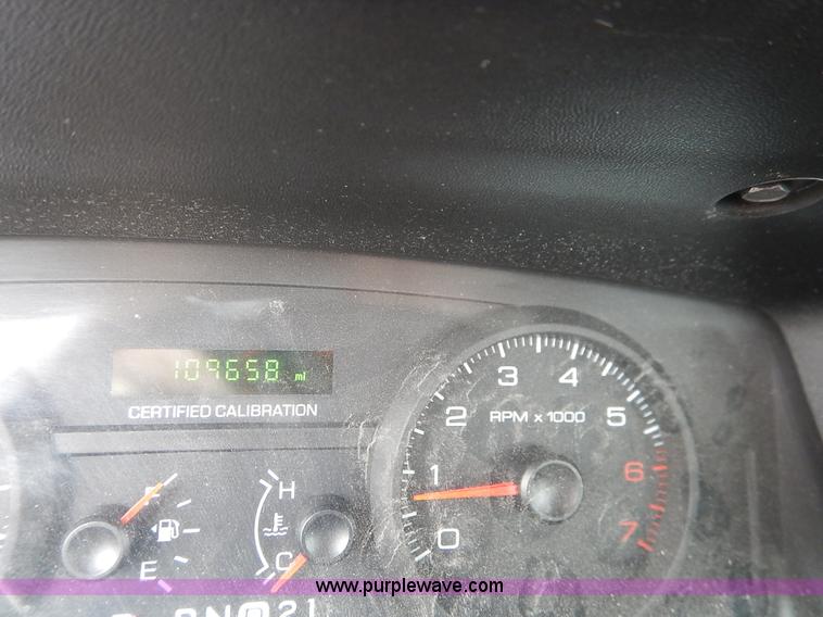 image for item J3993 2006 Ford Crown Victoria Police Interceptor