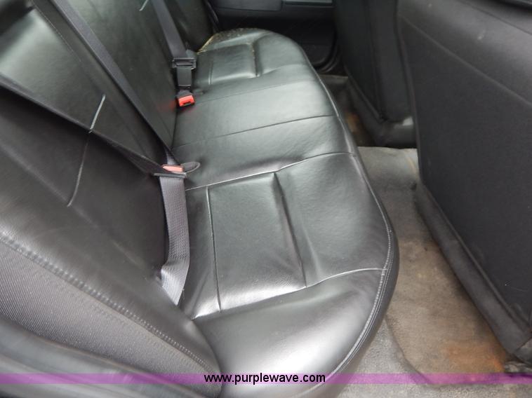 image for item J3993 2006 Ford Crown Victoria Police Interceptor