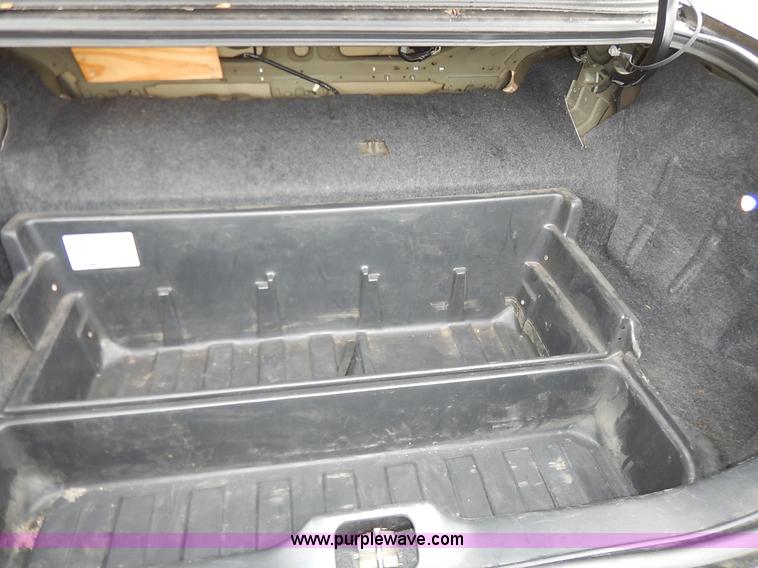 image for item J3993 2006 Ford Crown Victoria Police Interceptor