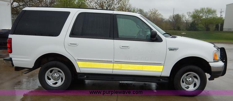 image for item J3994 2000 Ford Expedition XLT SUV