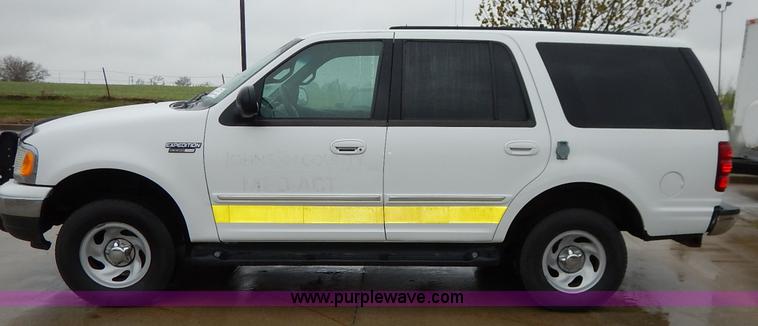 image for item J3994 2000 Ford Expedition XLT SUV