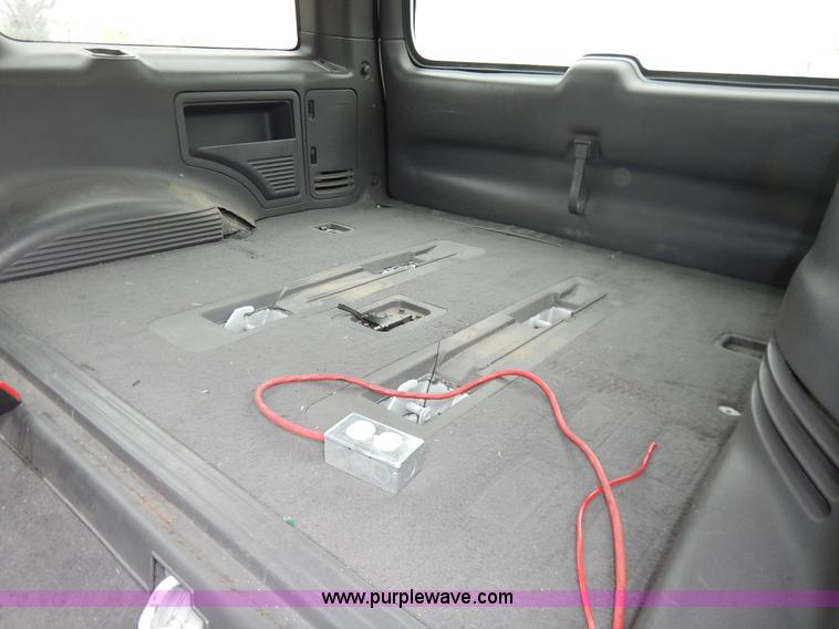 image for item J3994 2000 Ford Expedition XLT SUV