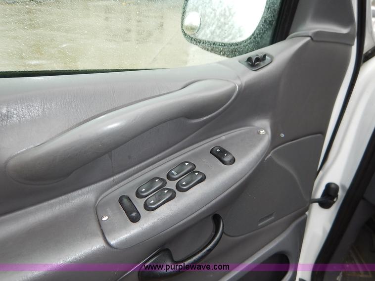 image for item J3994 2000 Ford Expedition XLT SUV