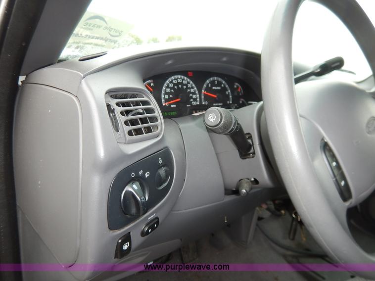 image for item J3994 2000 Ford Expedition XLT SUV