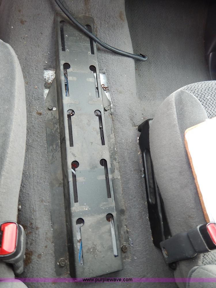 image for item J3994 2000 Ford Expedition XLT SUV