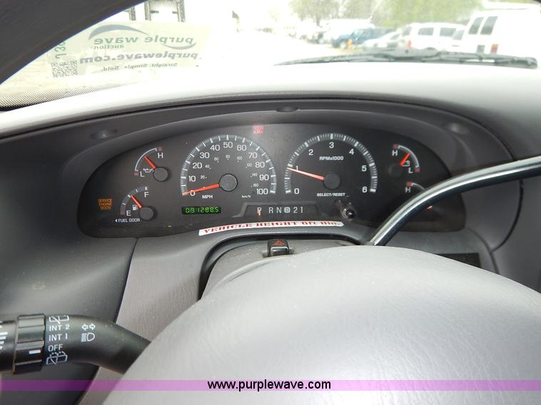 image for item J3994 2000 Ford Expedition XLT SUV