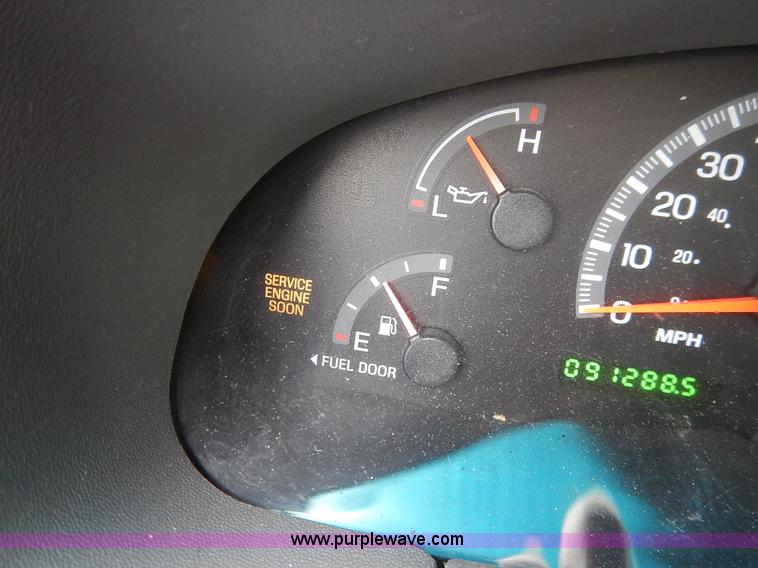 image for item J3994 2000 Ford Expedition XLT SUV