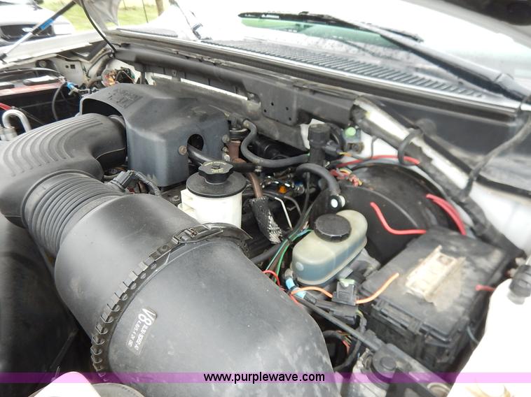 image for item J3994 2000 Ford Expedition XLT SUV