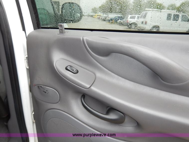 image for item J3994 2000 Ford Expedition XLT SUV