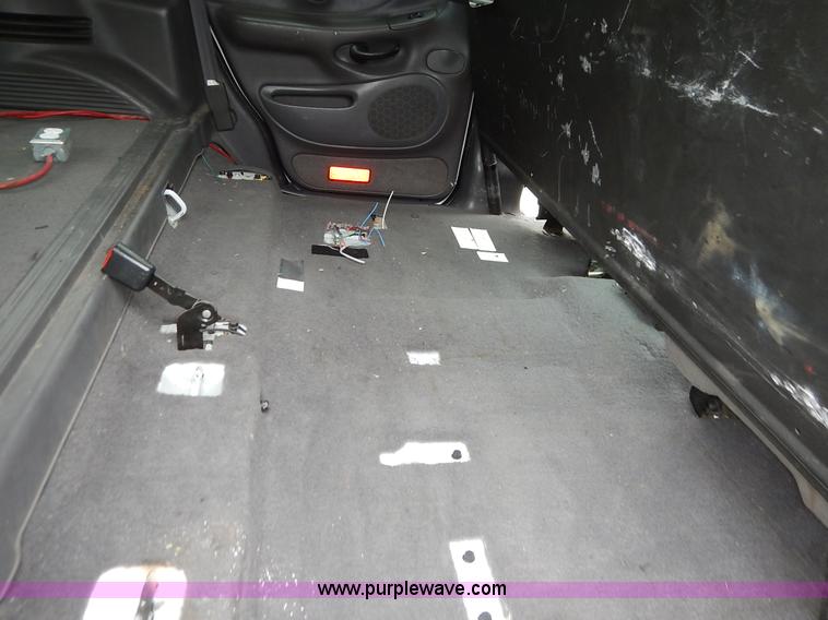 image for item J3994 2000 Ford Expedition XLT SUV