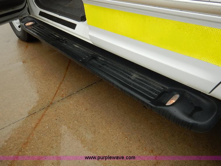 image for item J3994 2000 Ford Expedition XLT SUV