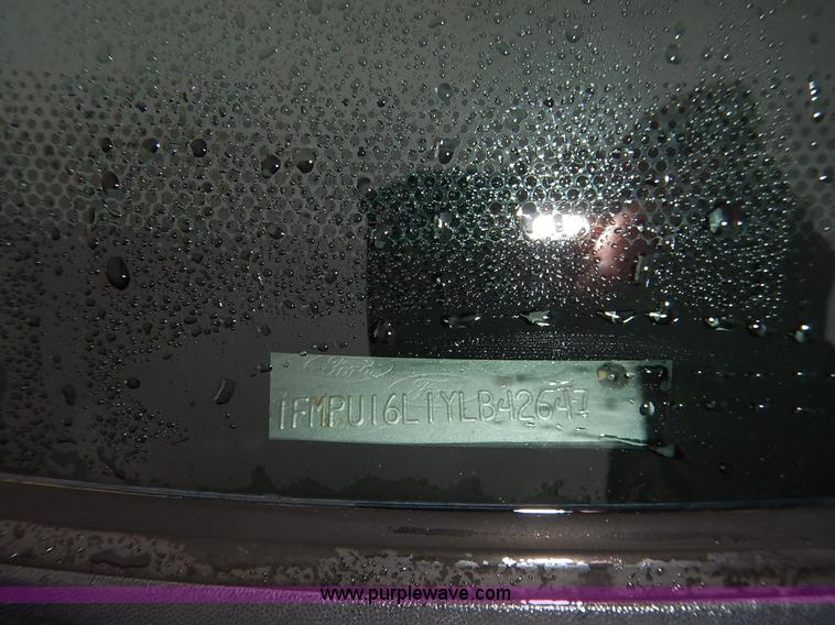 image for item J3994 2000 Ford Expedition XLT SUV