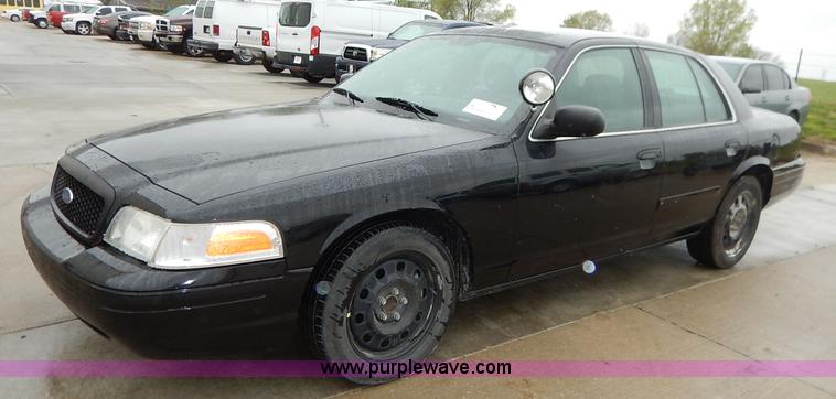 image for item J3997 2006 Ford Crown Victoria Police Interceptor