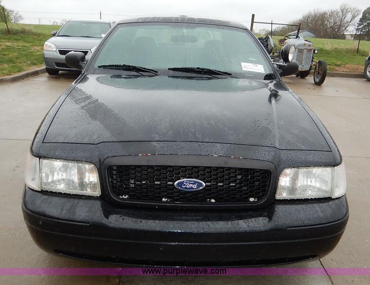 image for item J3997 2006 Ford Crown Victoria Police Interceptor