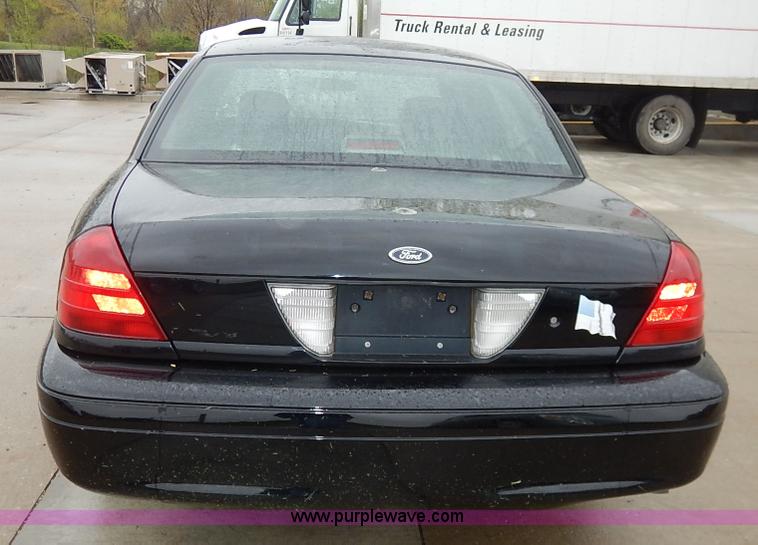 image for item J3997 2006 Ford Crown Victoria Police Interceptor
