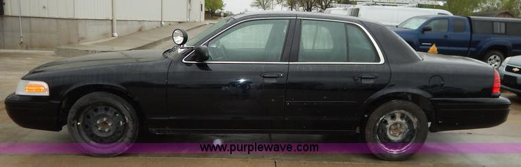 image for item J3997 2006 Ford Crown Victoria Police Interceptor