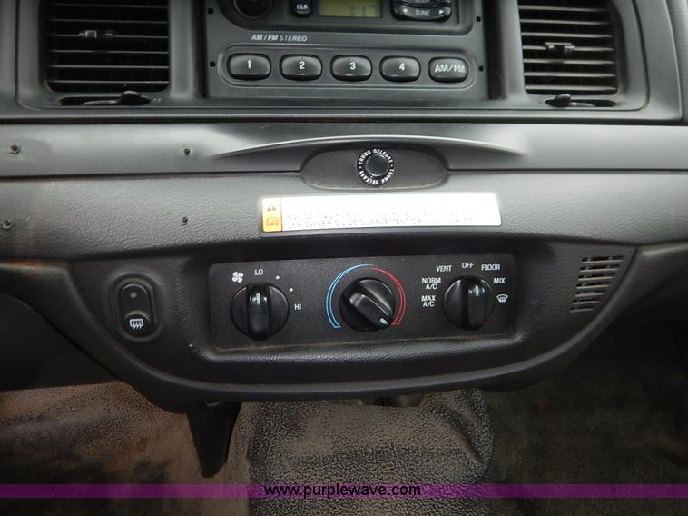 image for item J3997 2006 Ford Crown Victoria Police Interceptor