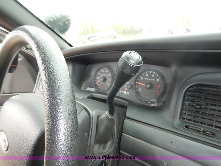 image for item J3997 2006 Ford Crown Victoria Police Interceptor