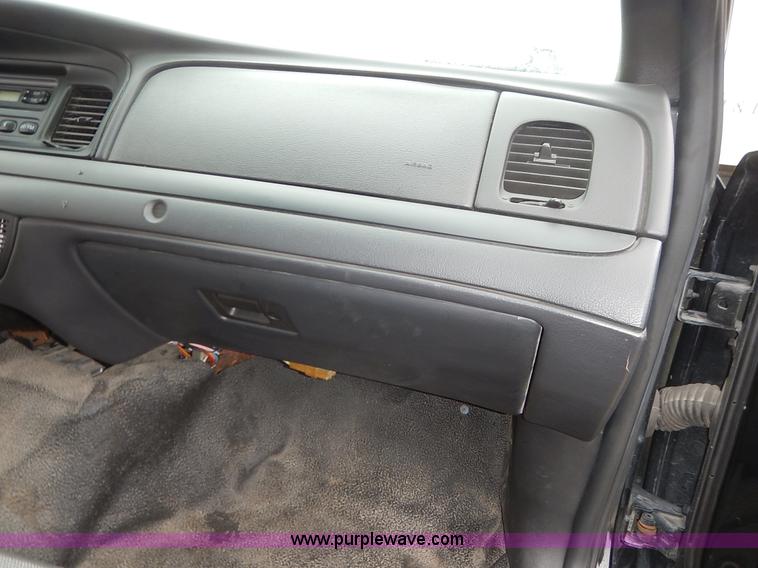 image for item J3997 2006 Ford Crown Victoria Police Interceptor