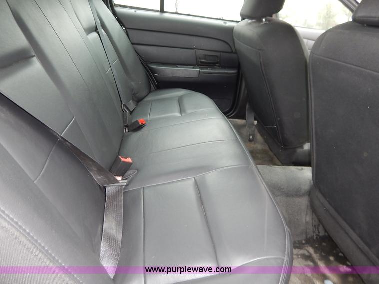 image for item J3997 2006 Ford Crown Victoria Police Interceptor