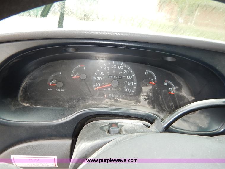 image for item J3998 2002 Ford 801 Diamond Coach transit bus