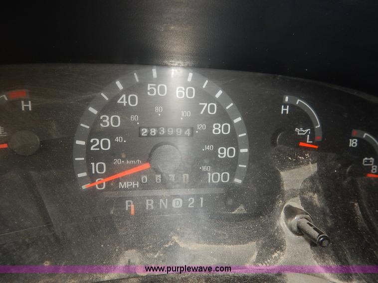 image for item J3998 2002 Ford 801 Diamond Coach transit bus