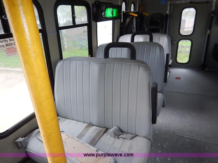 image for item J3998 2002 Ford 801 Diamond Coach transit bus