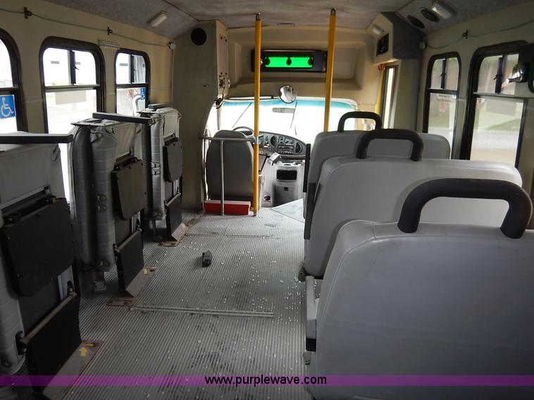 image for item J3998 2002 Ford 801 Diamond Coach transit bus