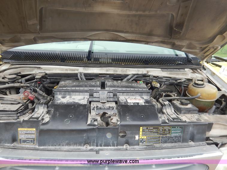 image for item J3998 2002 Ford 801 Diamond Coach transit bus