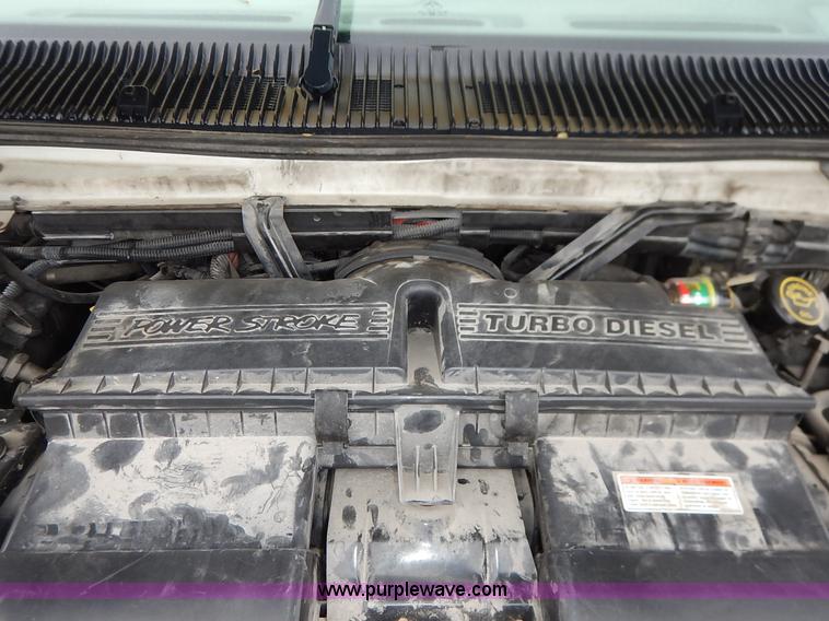 image for item J3998 2002 Ford 801 Diamond Coach transit bus