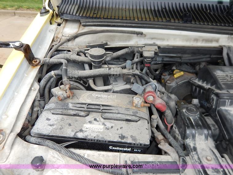 image for item J3998 2002 Ford 801 Diamond Coach transit bus