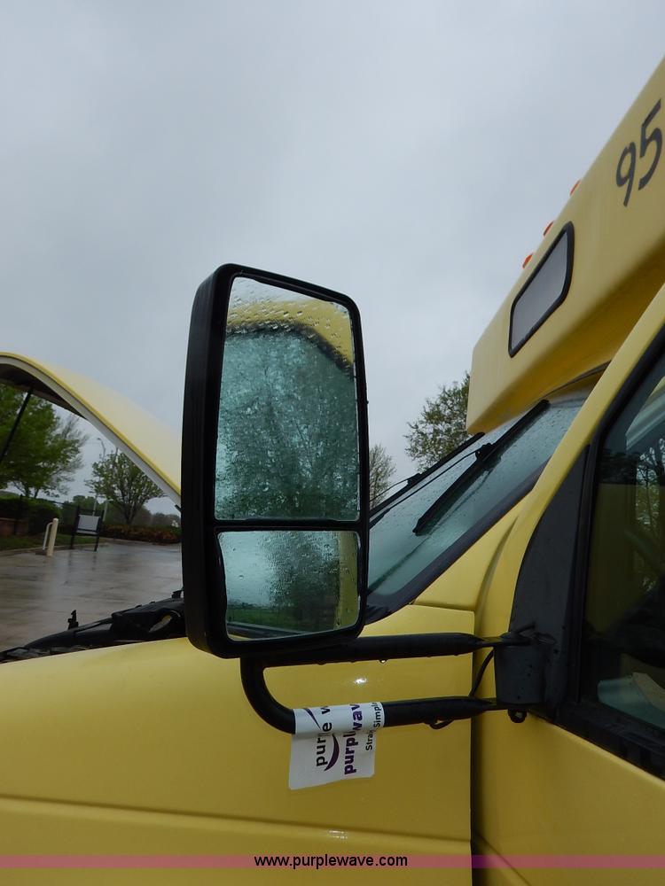 image for item J3998 2002 Ford 801 Diamond Coach transit bus