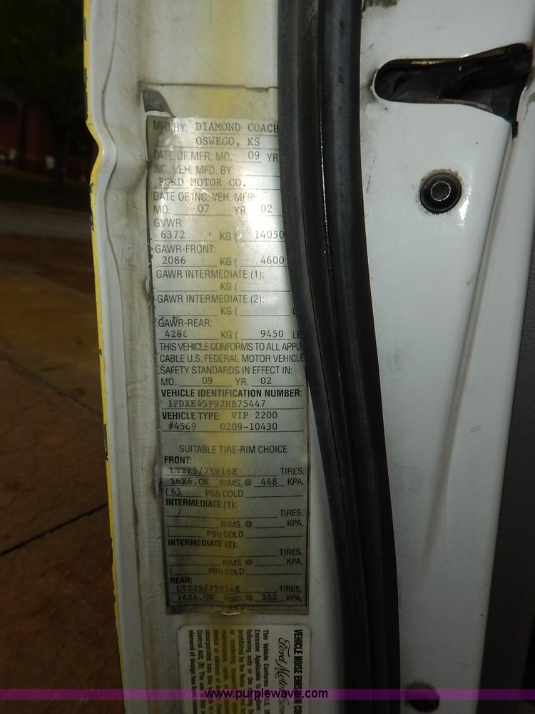 image for item J3998 2002 Ford 801 Diamond Coach transit bus