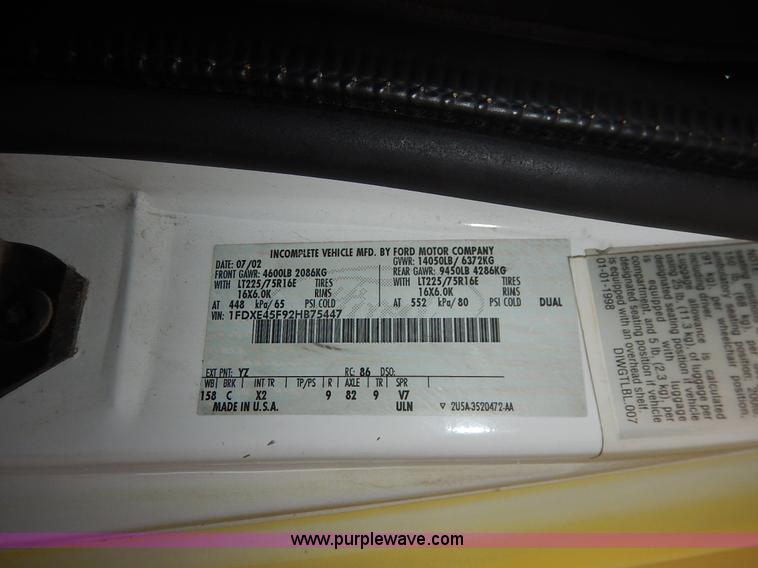 image for item J3998 2002 Ford 801 Diamond Coach transit bus