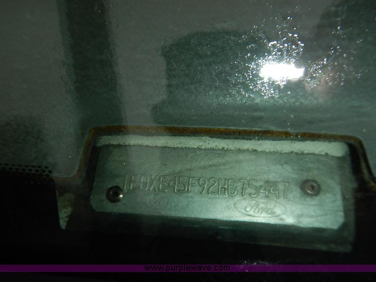 image for item J3998 2002 Ford 801 Diamond Coach transit bus