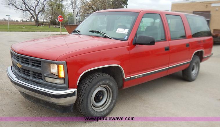 image for item J3999 1996 Chevrolet Suburban C1500 SUV