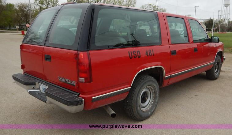 image for item J3999 1996 Chevrolet Suburban C1500 SUV