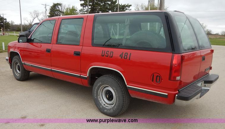image for item J3999 1996 Chevrolet Suburban C1500 SUV