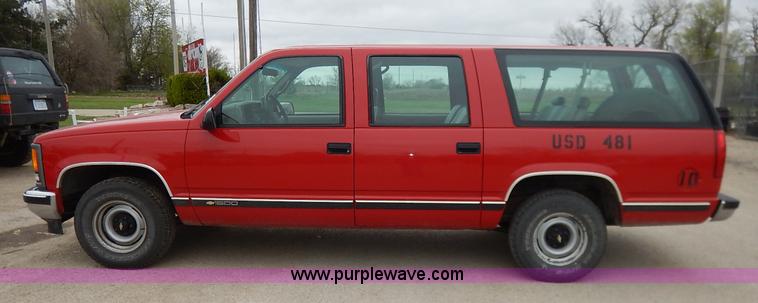 image for item J3999 1996 Chevrolet Suburban C1500 SUV