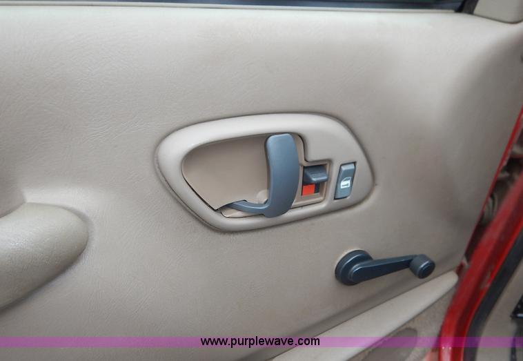 image for item J3999 1996 Chevrolet Suburban C1500 SUV