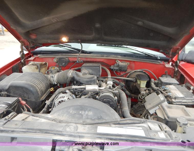 image for item J3999 1996 Chevrolet Suburban C1500 SUV