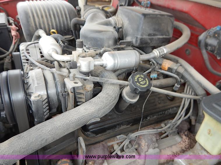 image for item J3999 1996 Chevrolet Suburban C1500 SUV