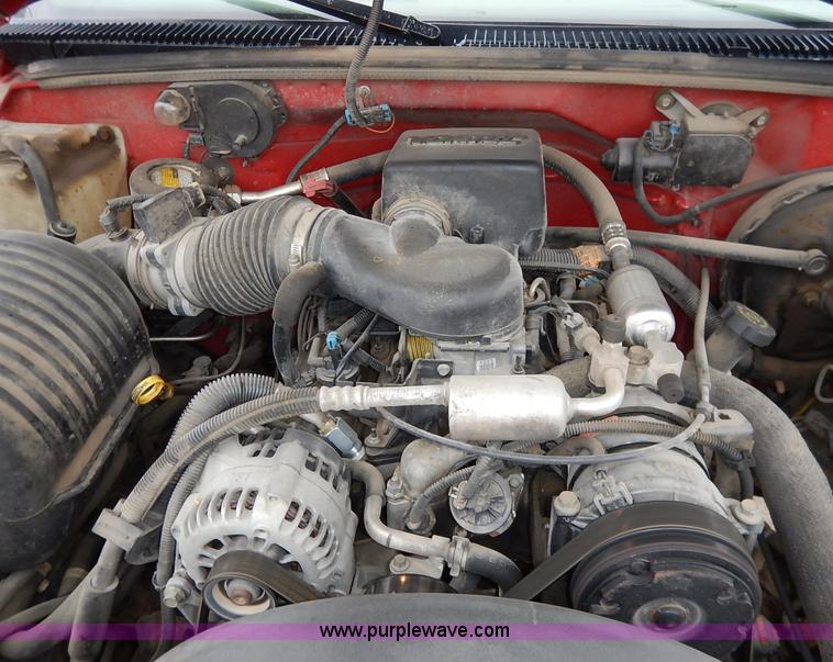 image for item J3999 1996 Chevrolet Suburban C1500 SUV