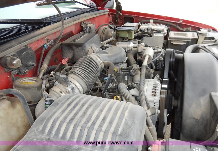 image for item J3999 1996 Chevrolet Suburban C1500 SUV