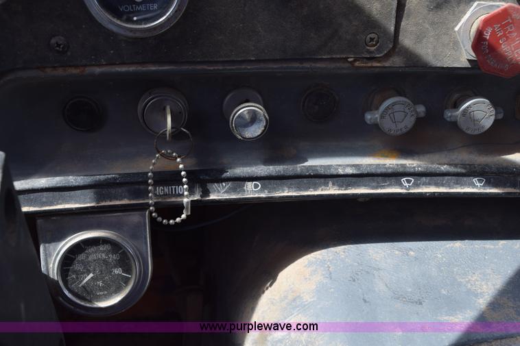 image for item K2428 1985 GMC Brigadier dump truck