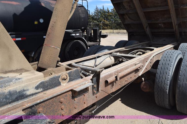 image for item K2428 1985 GMC Brigadier dump truck