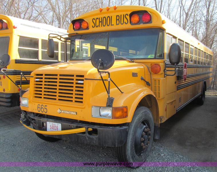 image for item K5517 2003 International 3800 Blue Bird school bus