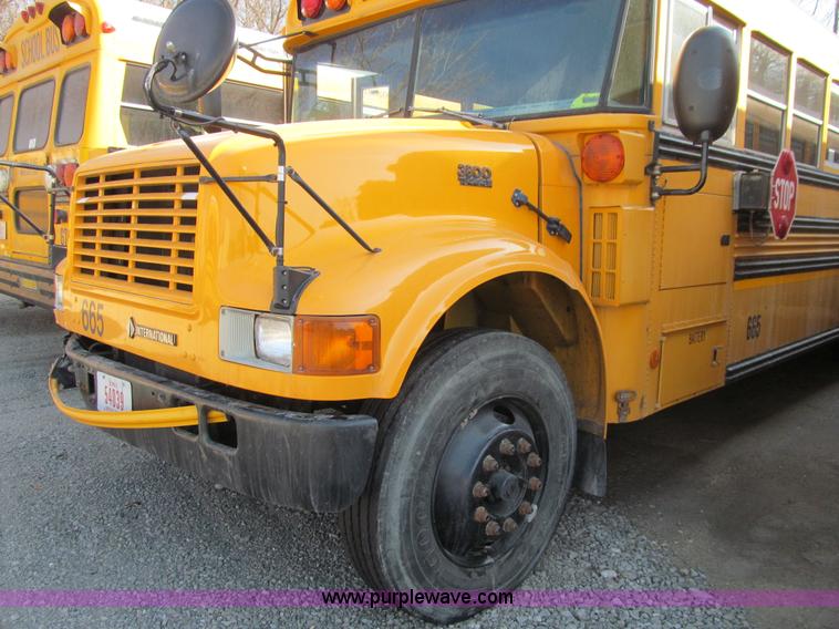 image for item K5517 2003 International 3800 Blue Bird school bus