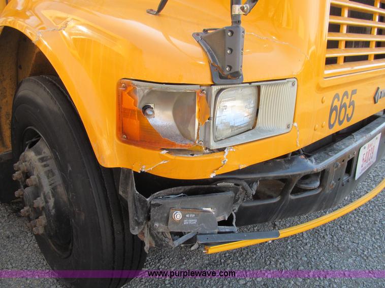 image for item K5517 2003 International 3800 Blue Bird school bus